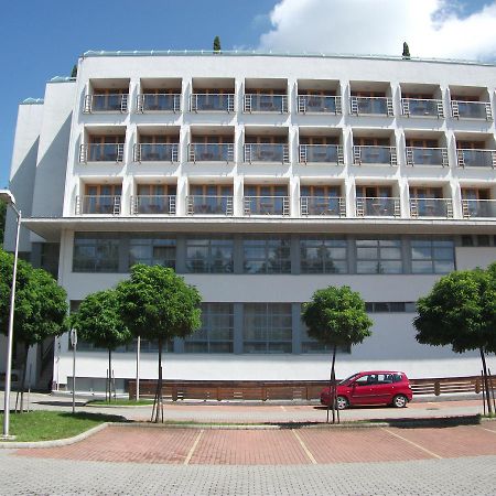 Debreceni Postas Udulo Hotel Buitenkant foto