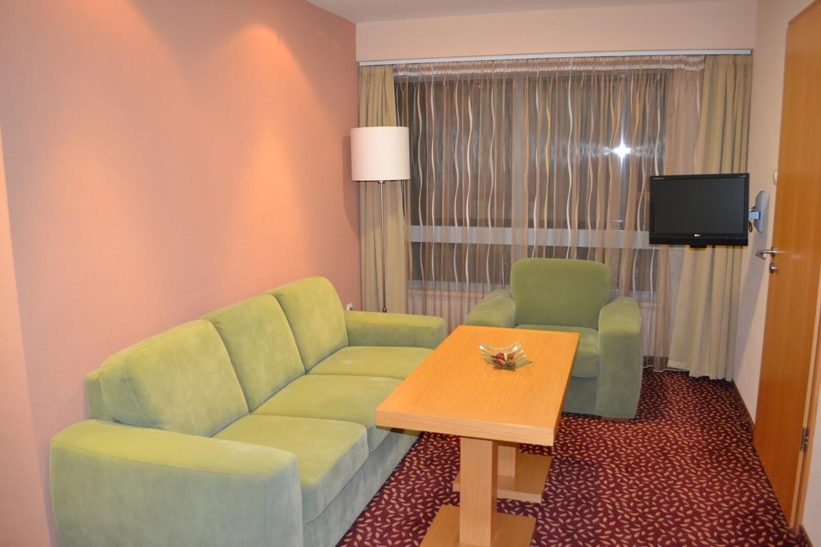 Debreceni Postas Udulo Hotel Buitenkant foto